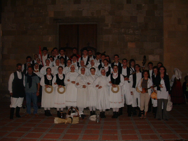 Starija folklorna sekcija na turneji na Sardiniji, Italija (2006.)